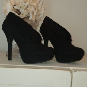 Black suede heels